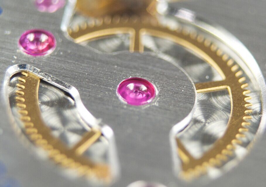 P.5000 Movement Close-up