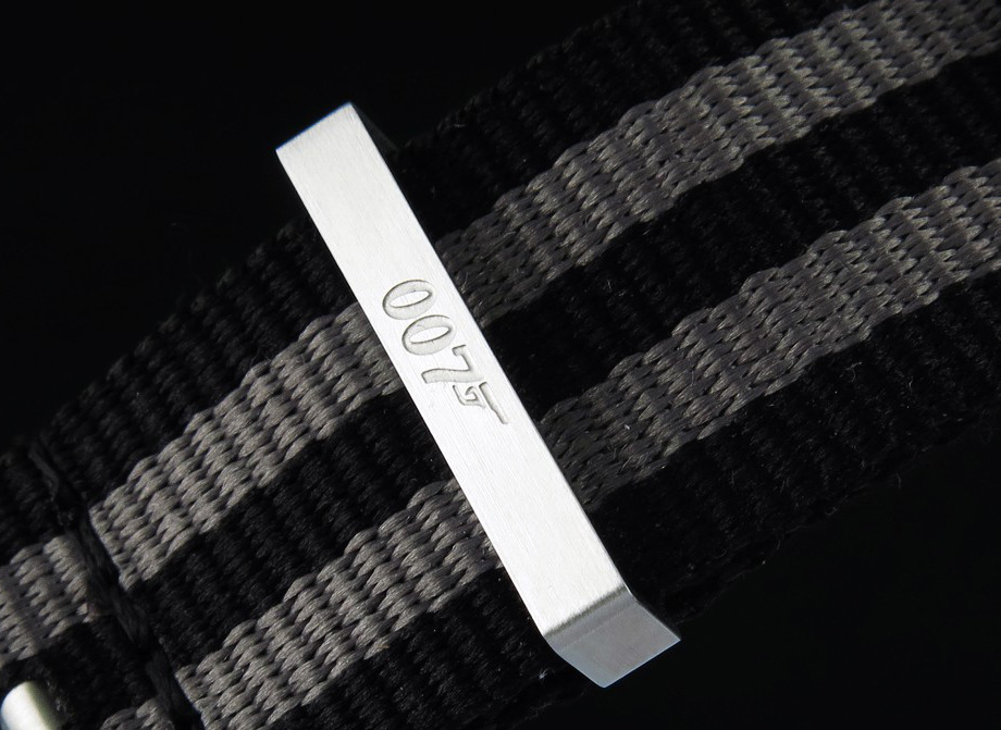 007 Logon on Strap