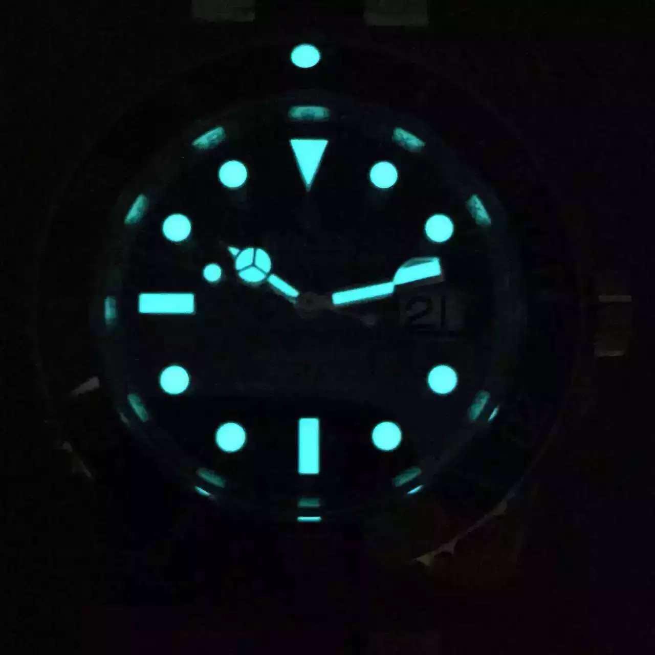 Blue Lume on 116610 LN Submariner