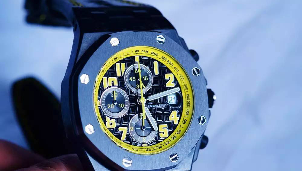 Audemars Piguet BumbleBee Close View