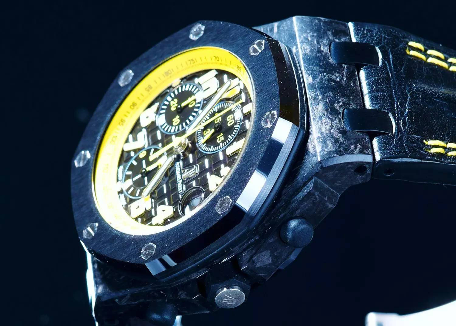 Audemars Piguet BumbleBee Forged Carbon Case