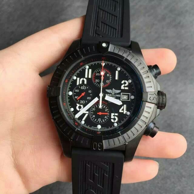 Breitling Avenger Black Steel Replica