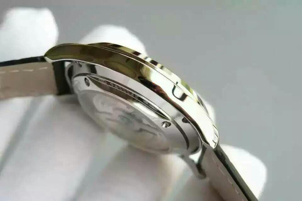 Jaeger LeCoultre Case Side