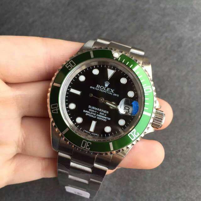 Rolex Submariner 16610LV Green Ceramic Bezel