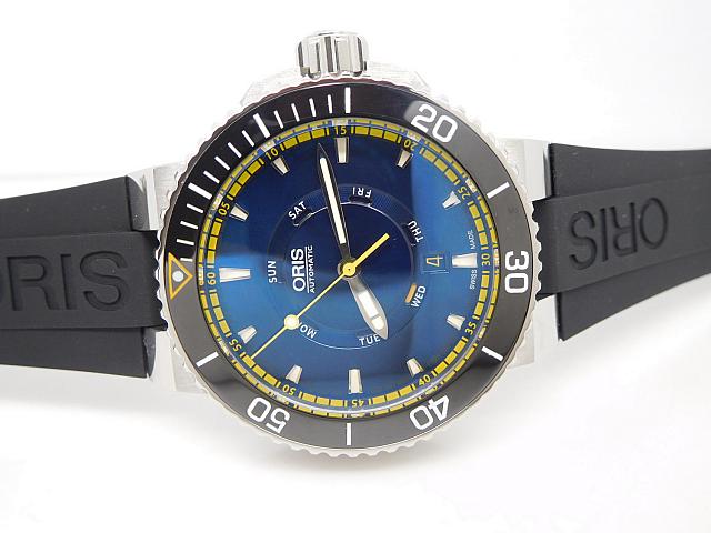 Oris Aquis Great Barrier Reef Diver Bezel