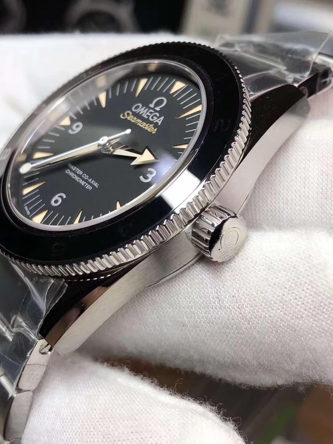 Omega Seamaster Spectre Crown