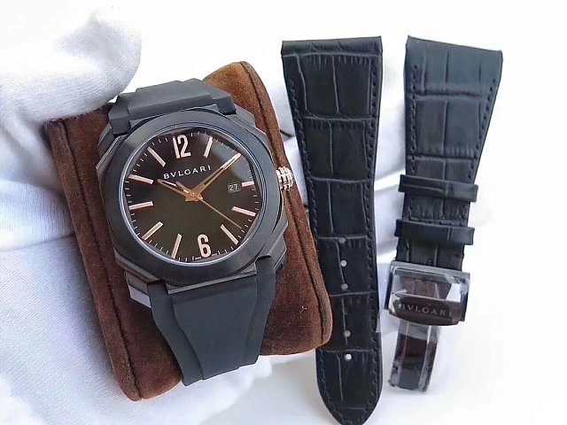 Replica Bvlgari Octo with Extra Leather Strap