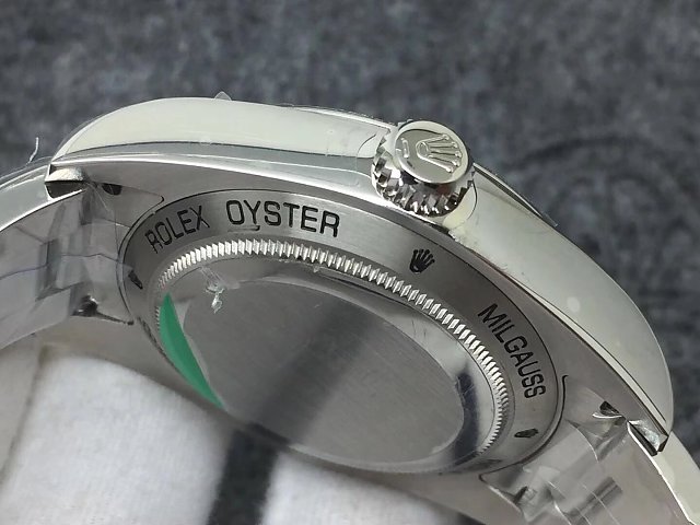 Rolex 116400GV Crown Logo