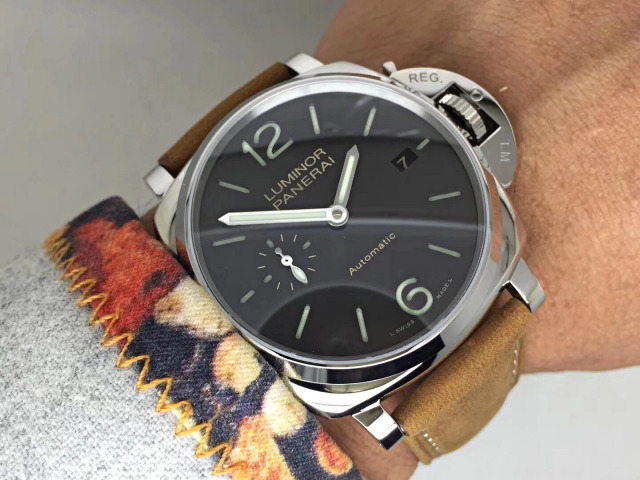 PAM 904 Wrist Shot 3