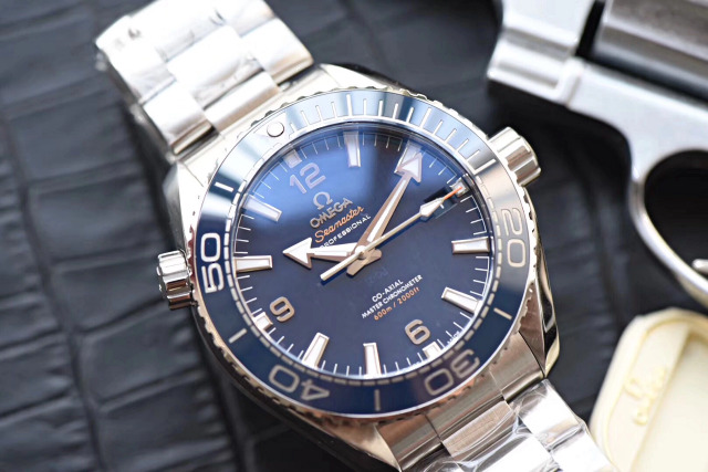 Replica Omega Planet Ocean 600m