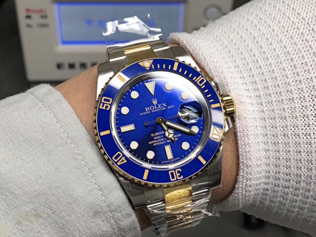 Replica Rolex 116613 Wrist Shot