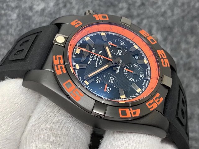 Replica Breitling Chronomat B01 Raven