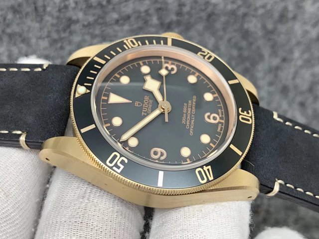 Replica Tudor Black Bay Bronzo Grey Dial