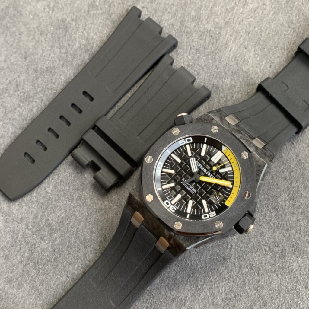 Audemars Piguet 15706 with Short Straps