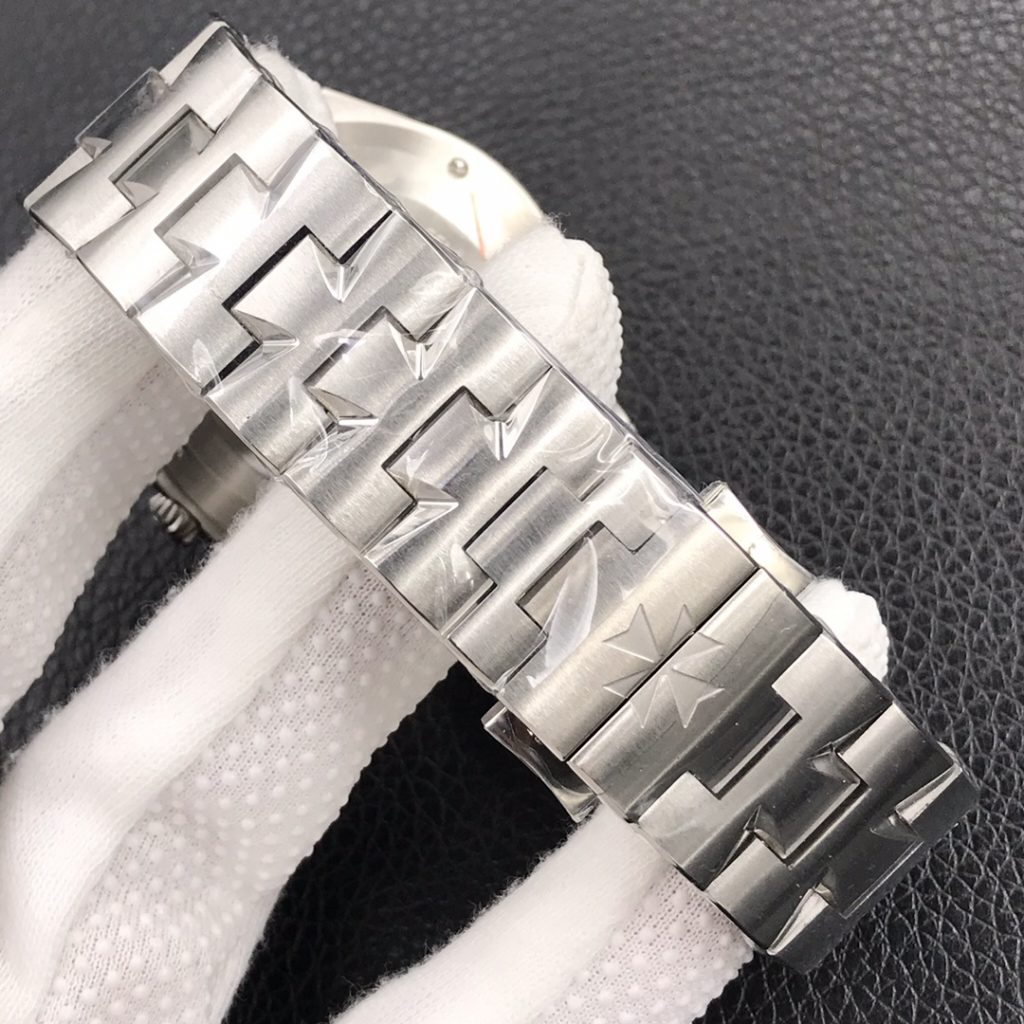 Vacheron Constantin Overseas SS Bracelet