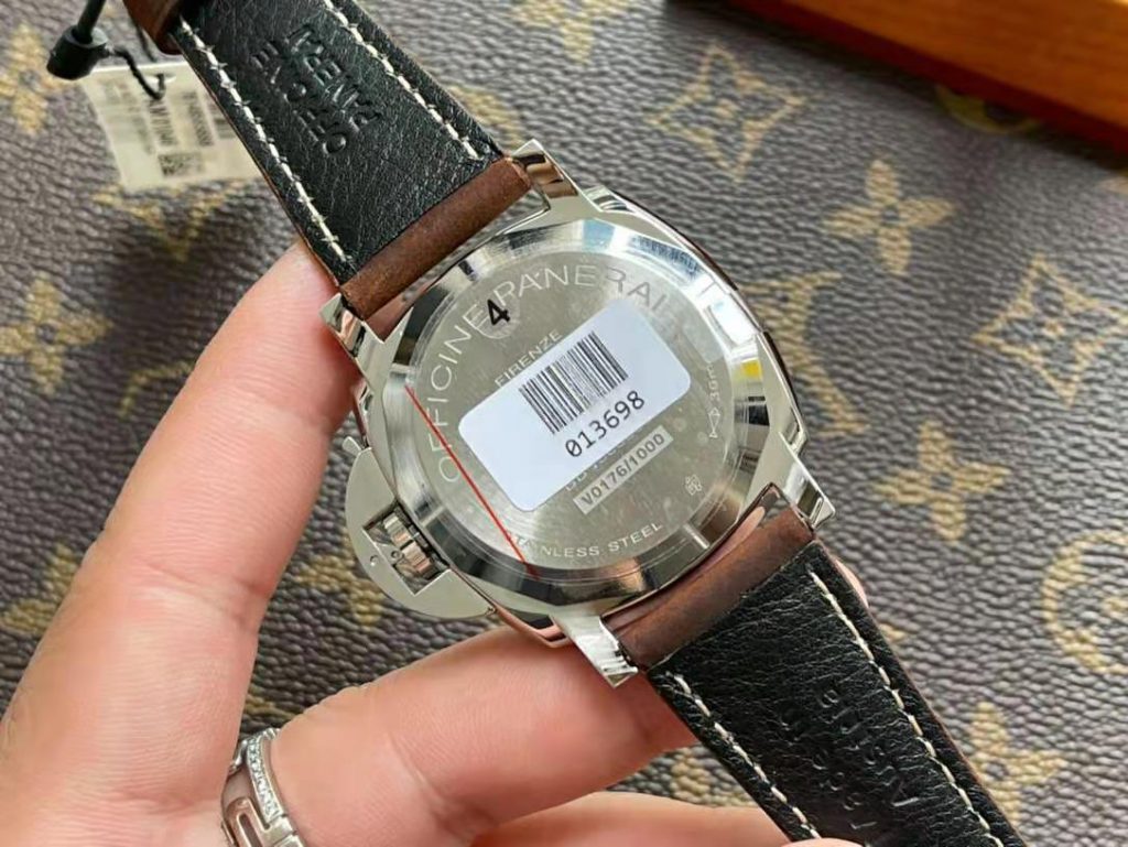 PAM 1046 Case Back