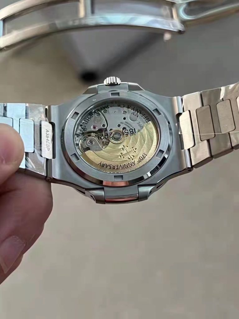 Patek Philippe Nautilus Tiffany 324 Movement