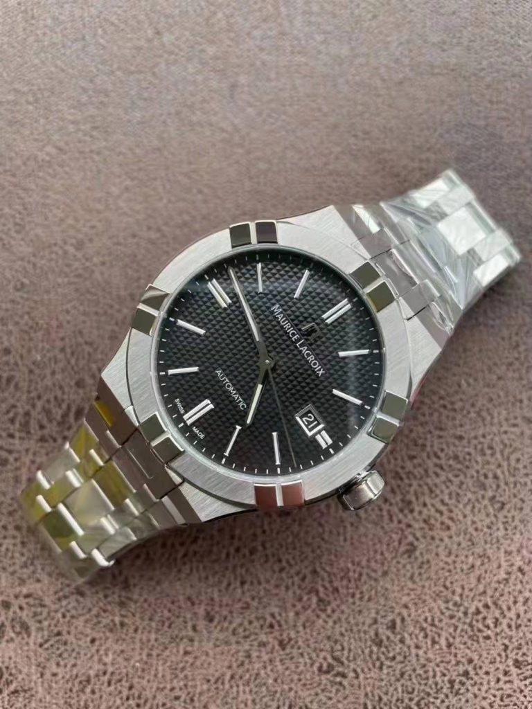 Maurice Lacroix Aikon Black