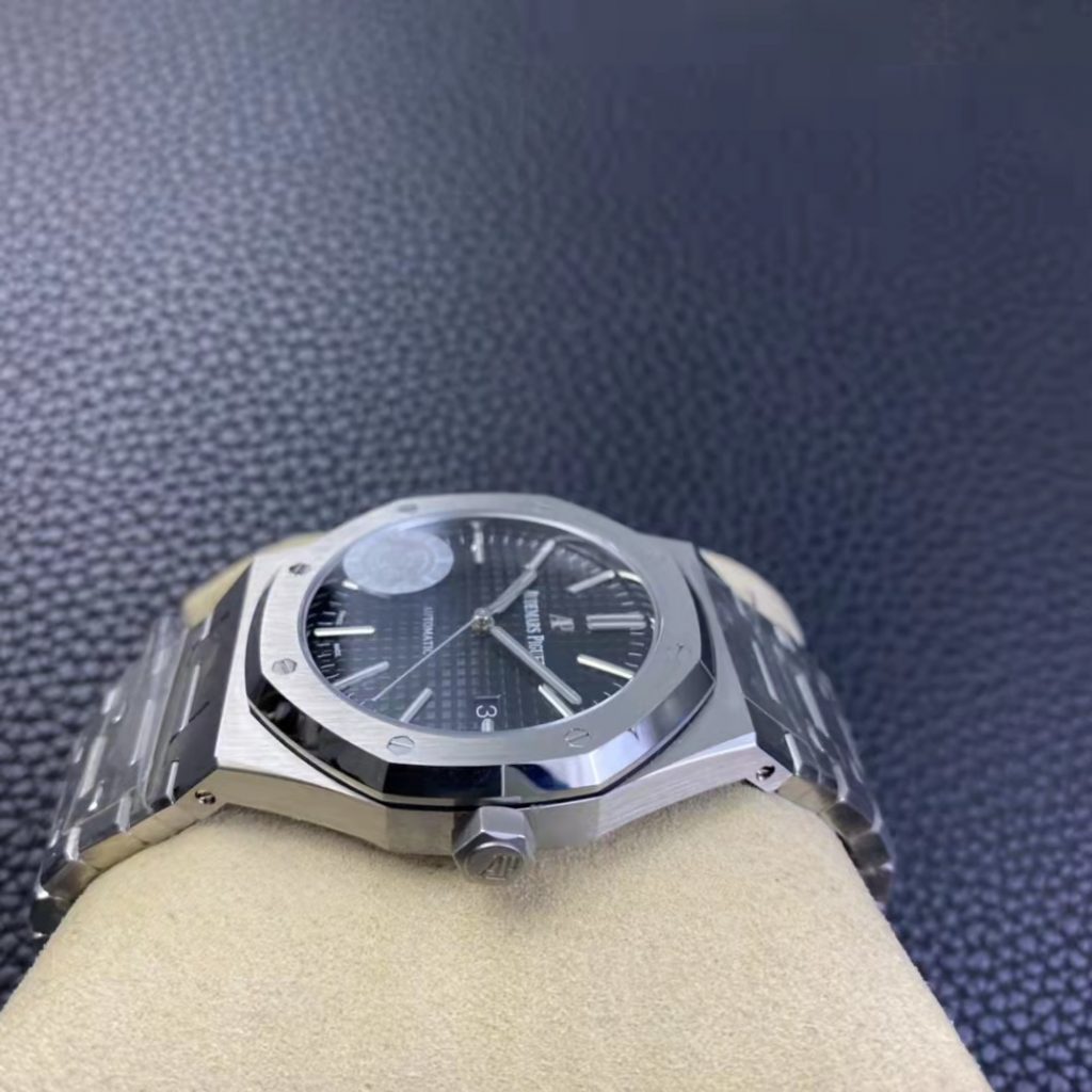 Audemars Piguet RO 15400 Crown