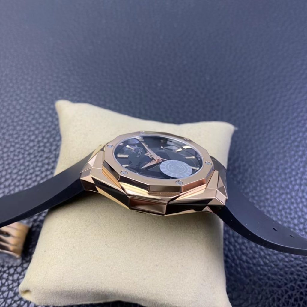 Hublot Classic Fusion II Rose Gold Case