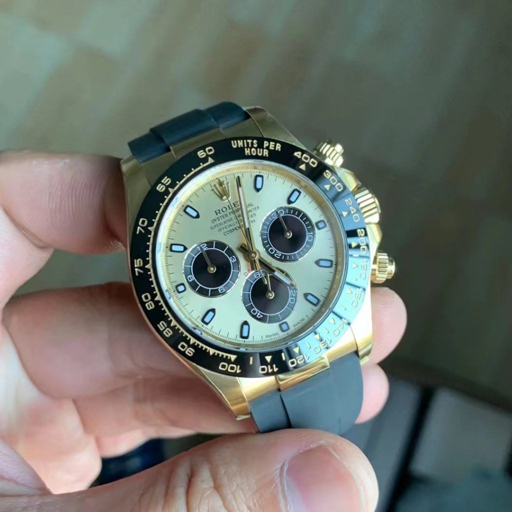 Replica Rolex Daytona Yellow Gold Watch from Clean
