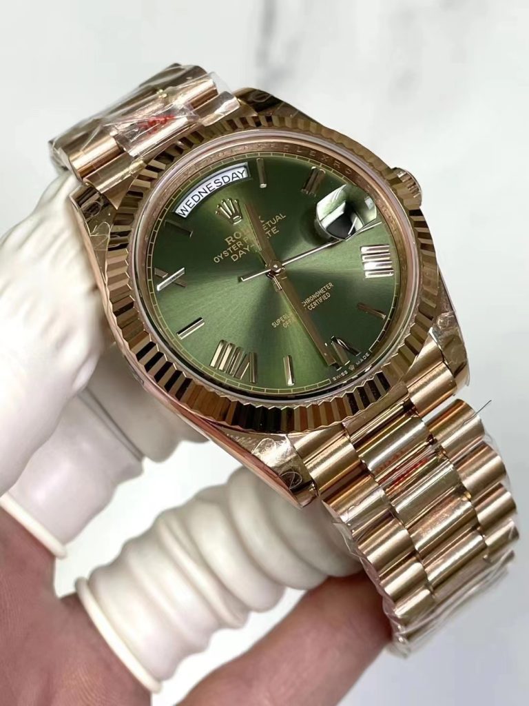 Replica Rolex Day-Date 40mm Rose Gold