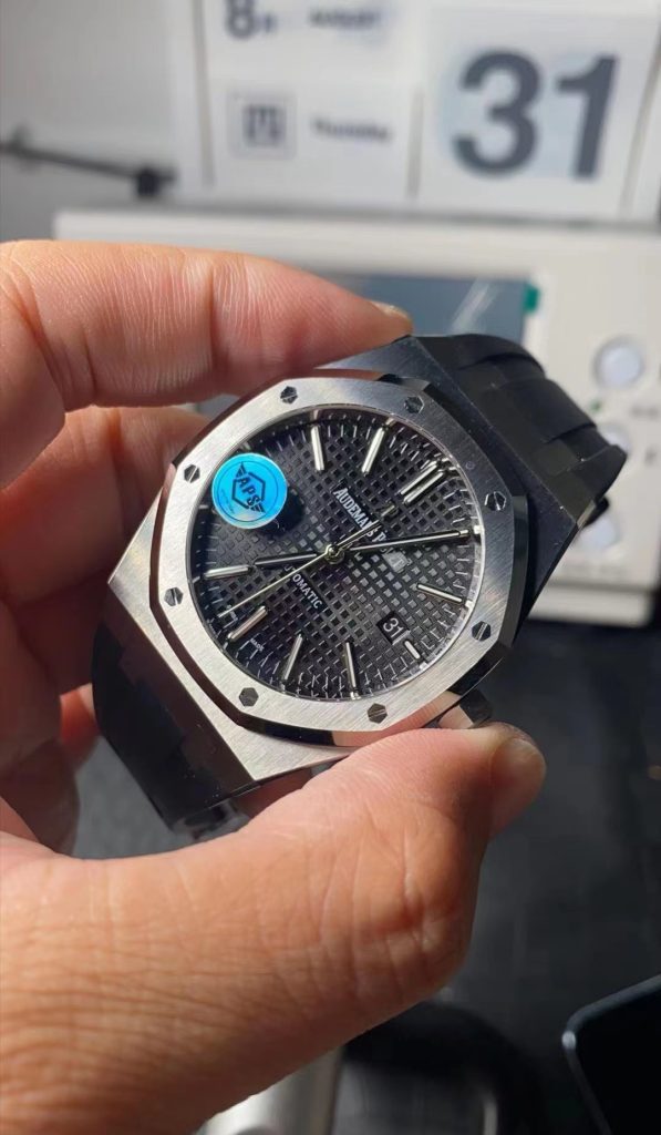 Audemars Piguet Royal Oak 15400 V4