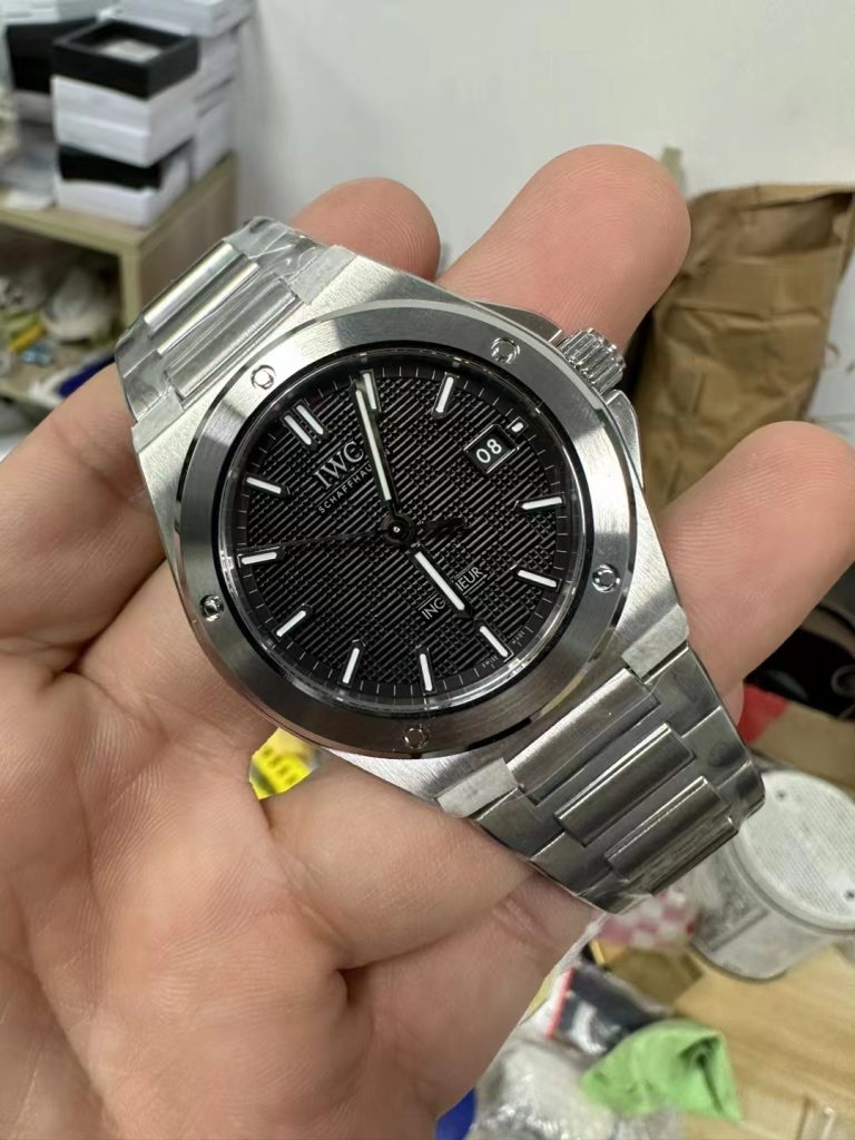 V7 Replica Ingenieur