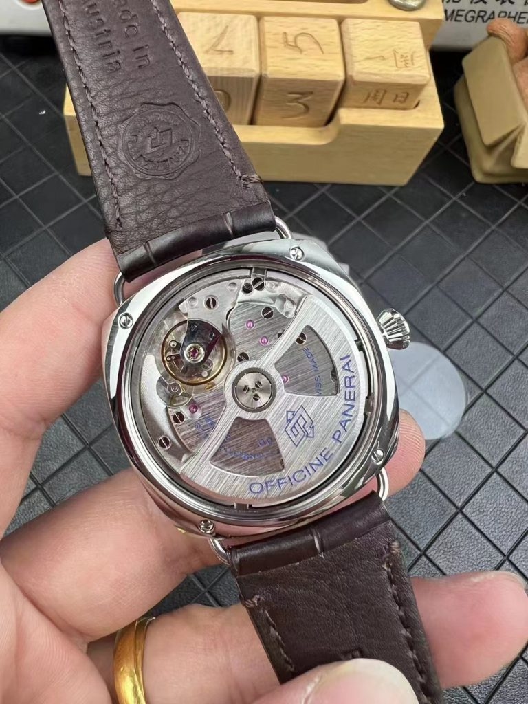 PAM 1386 Movement