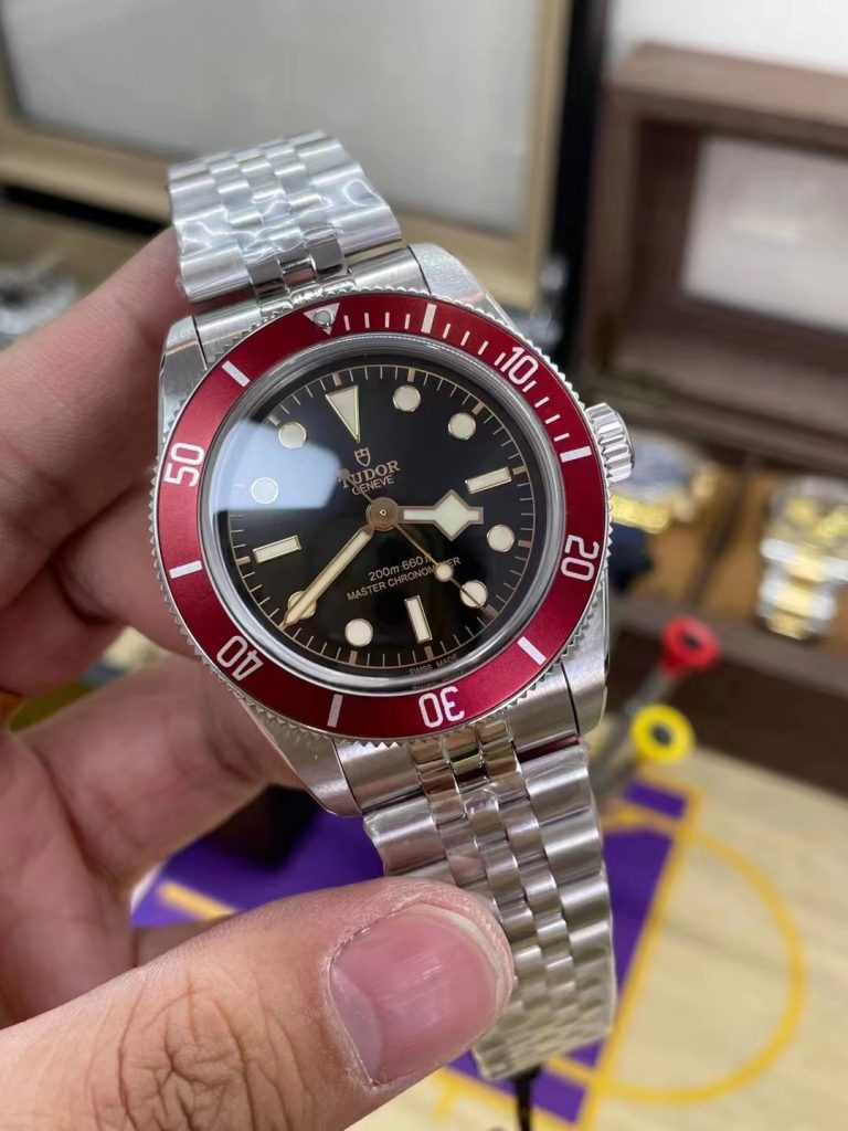 Replica Tudor Black Bay 41mm