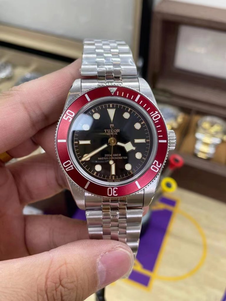 Replica Tudor Black Bay Red