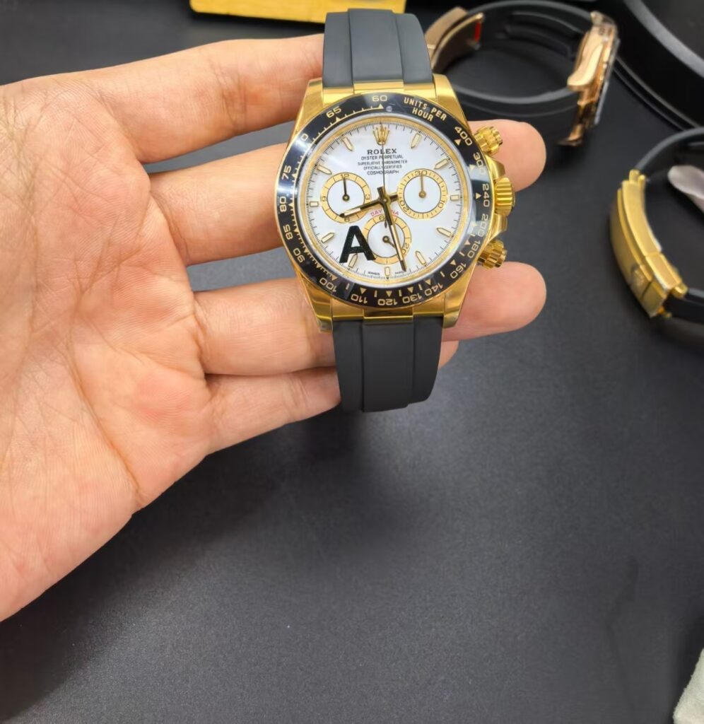 VS Gold Daytona White Dial