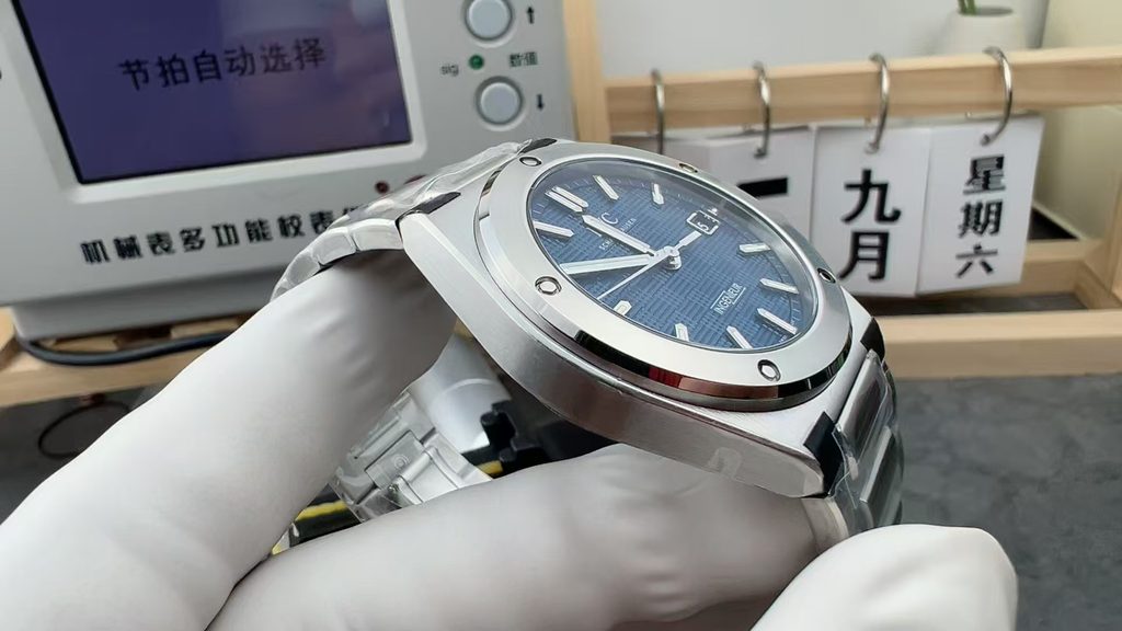 A7 IWC Ingenieur Case